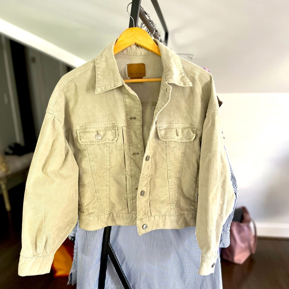 AMERICAN EAGLE light green corduroy oversized cropped jacket